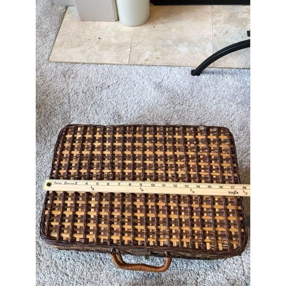 Vintage Women’s Brown Picnic Wicker Basket with Red and White Gingham Plaid Lini - Picture 12 of 15